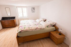 2 bedrooms, WiFi, bed sheets