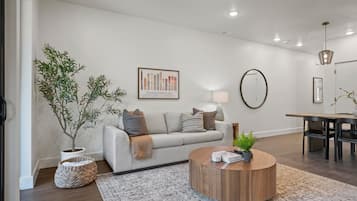 Smart-tv och eldstad