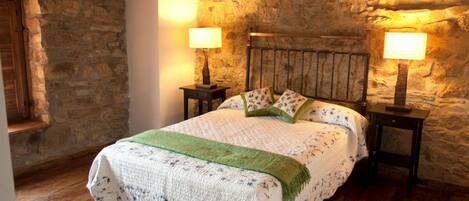 3 bedrooms, bed sheets