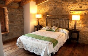 3 عدّة غرف نوم وملاءات أسرّة