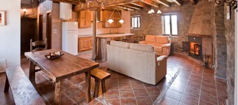 El Ramayal - Stone House with Covered Patio