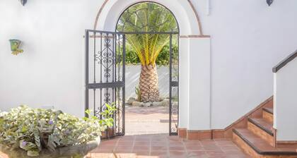 Apartment 'El Pino' with Shared Pool, Air Conditioning and Wi-Fi