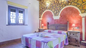 1 slaapkamer, een strijkplank/strijkijzer, wifi, beddengoed