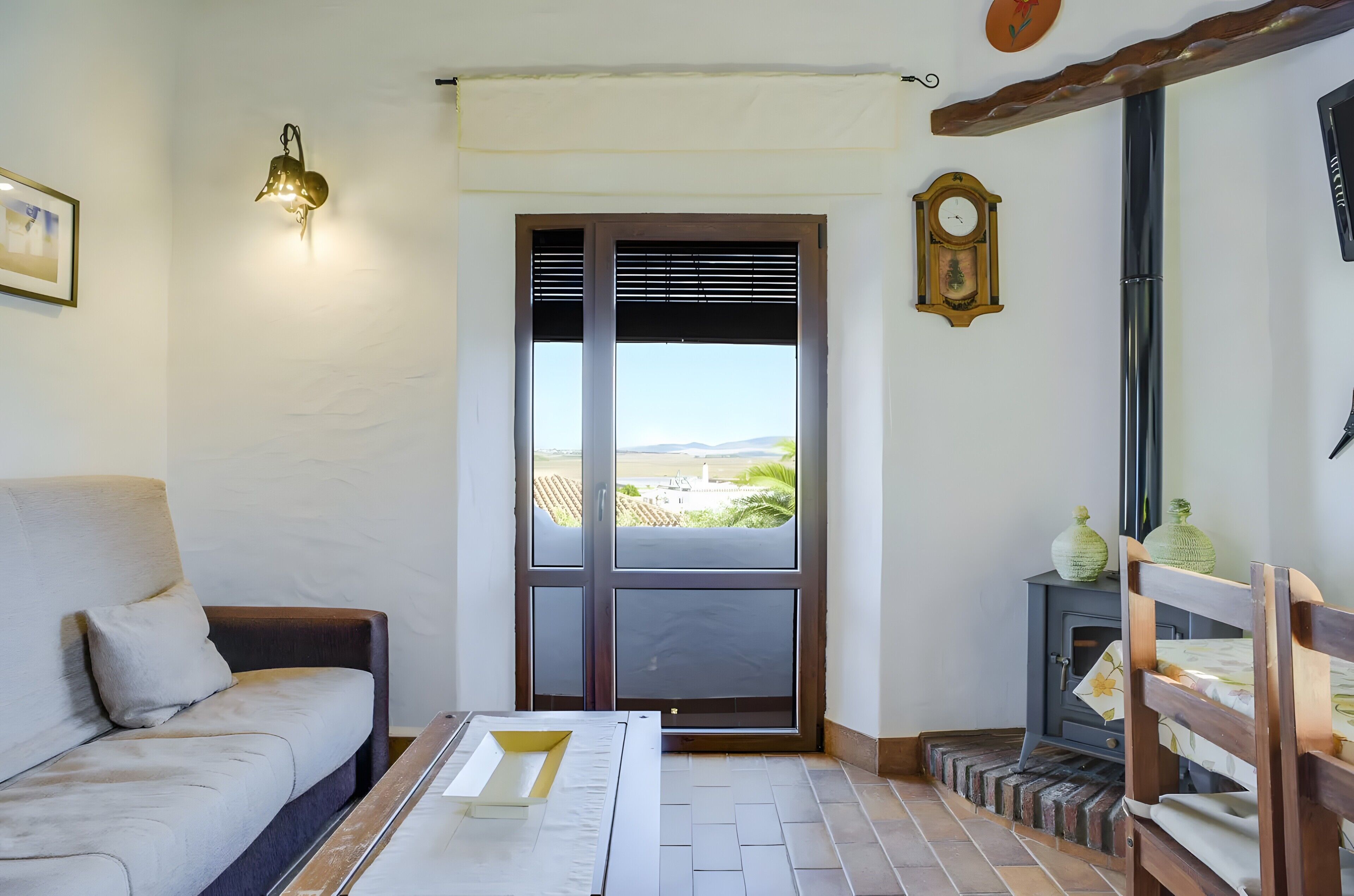 Télévision, cheminée