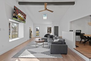 Smart TV, offices