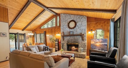 Bear Woods 3BR Retreat