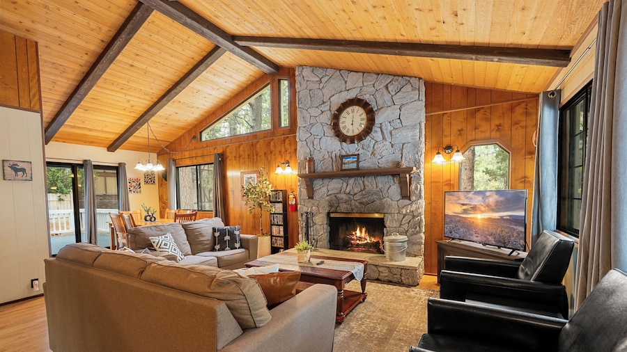 Bear Woods 3BR Retreat