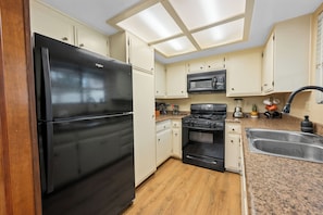 Casa standard, 3 quartos, varanda, ao lado da montanha | Cozinha privada | Geladeira, micro-ondas, fogão, cooktop