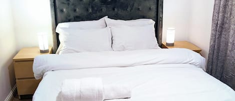 2 bedrooms, iron/ironing board, free WiFi, bed sheets