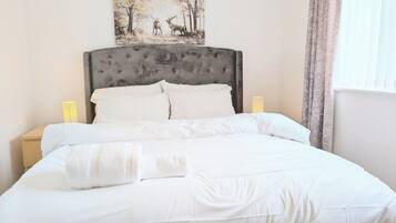 2 slaapkamers, een strijkplank/strijkijzer, gratis wifi, beddengoed