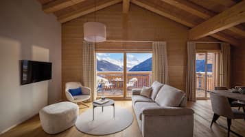 4-inch flat-screen TV with digital channels