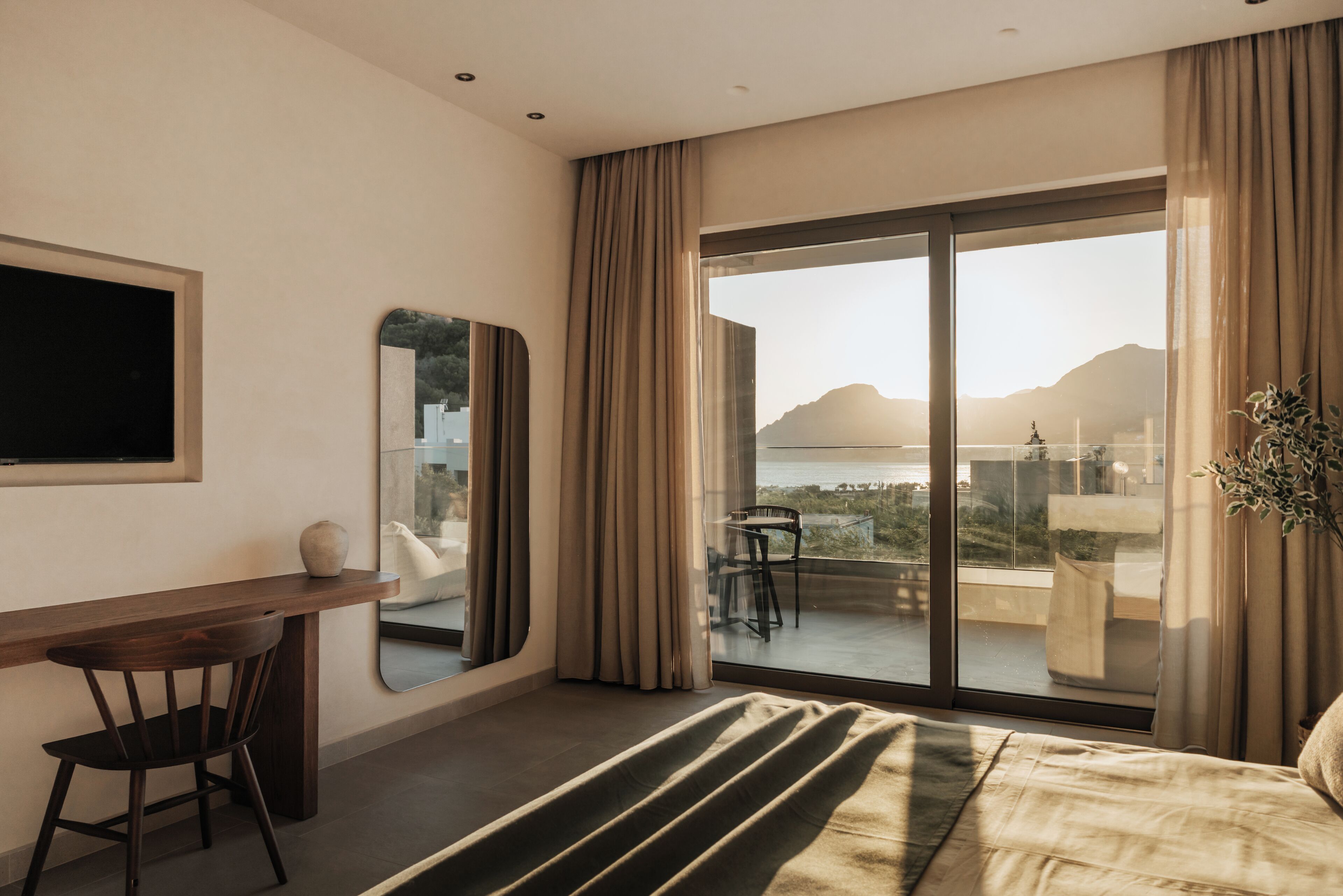 Deluxe Suite, Sea View | Balcony view