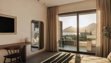 Deluxe Suite, Sea View | Balcony view
