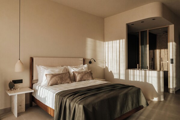 Shower, hair dryer, towels, soap - AMÉNTE Mindful Suites (Myrthianos Plakias)