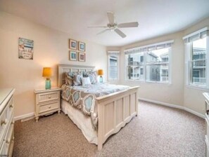 4 chambres, fer et planche à repasser, Wi-Fi gratuit, draps fournis