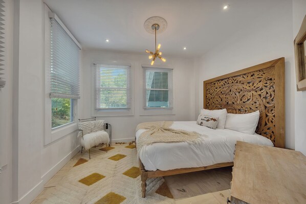 2 bedrooms, desk, iron/ironing board, free WiFi