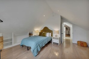 2 Schlafzimmer, Schreibtisch, Bügeleisen/Bügelbrett, kostenloses WLAN