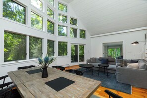 Interior - Rhinebeck Chalet: Modern Stylish Retreat (Rhinebeck)