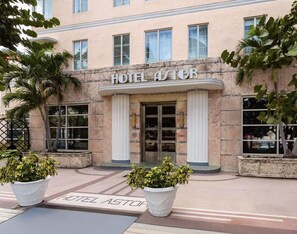 Exterior detail - Roami at Hotel Astor | Miami Beach Studio (Miami Beach)