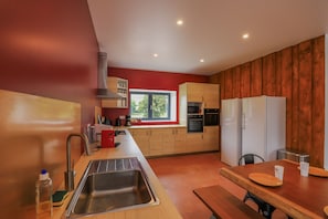 Refrigerador, microondas, horno y lavavajillas