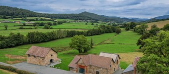 So Villa Le Chalet (58) - Indoor pool - Basketball - 2h from Lyon - 45p.