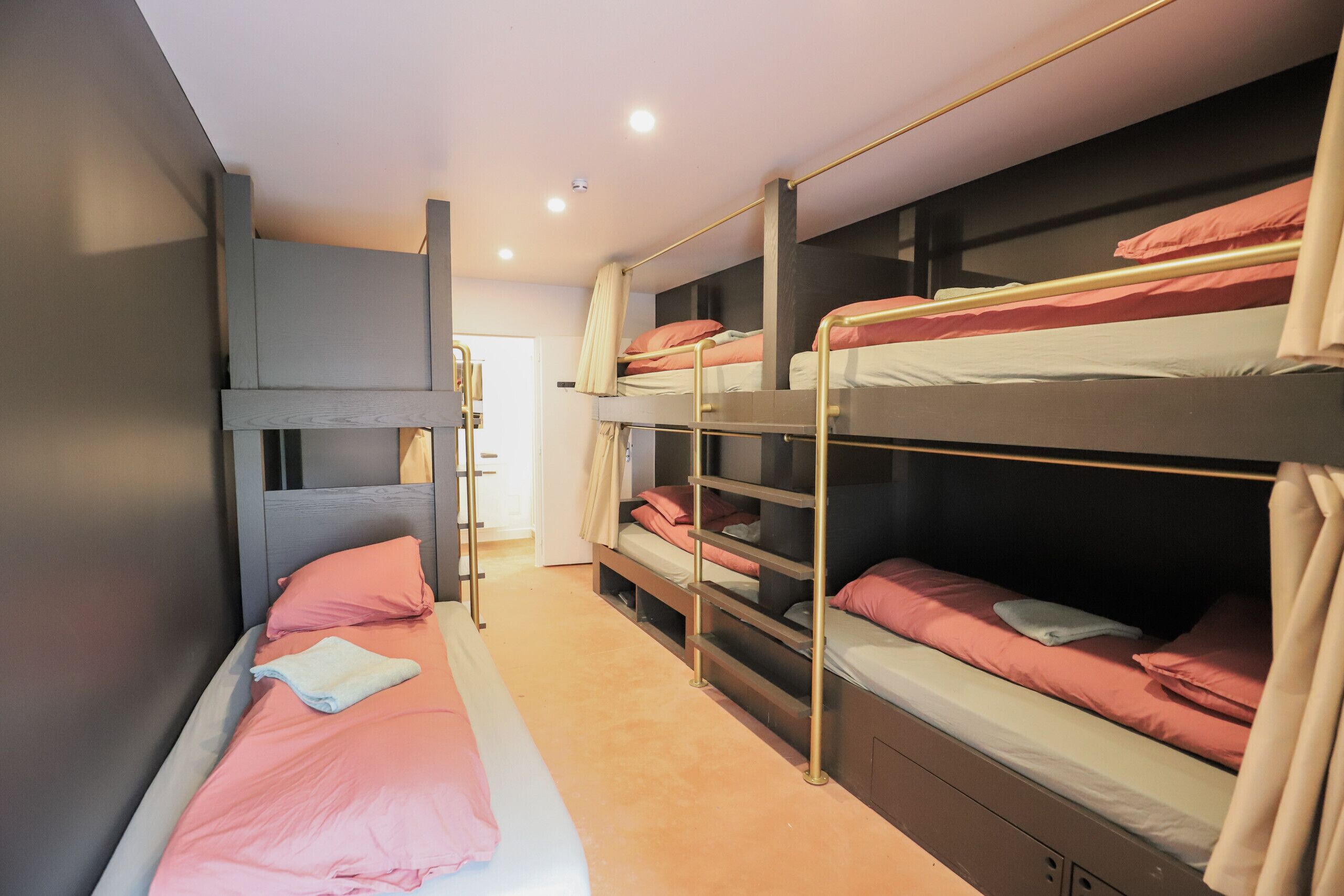 9 chambres, Wi-Fi gratuit, draps fournis
