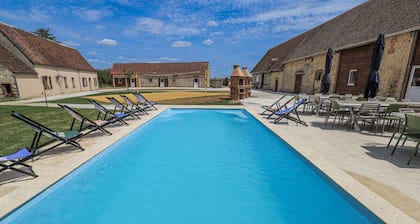 So Villa Bois Lecomte (28) - Piscine intérieure et extérieure - Padel - 2h de Paris - 60p.