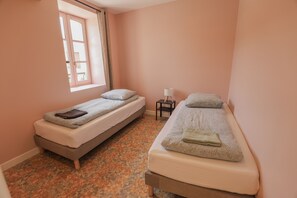 21 bedrooms, free WiFi, bed sheets