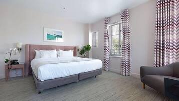 1 bedroom, desk, iron/ironing board, WiFi