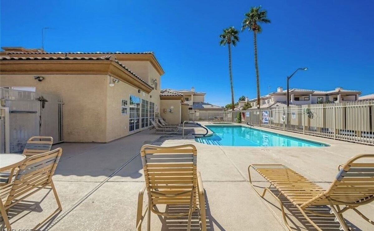 Lovely 2-bedroom 2 -bath cozy, quiet and secure condo