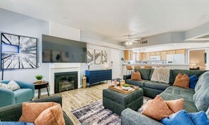 Smart TV, fireplace