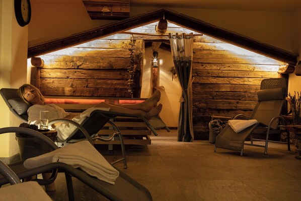 Sauna, hot tub, massages