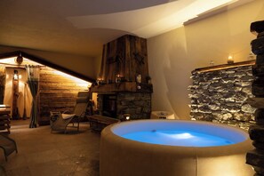 Sauna, hot tub, massages