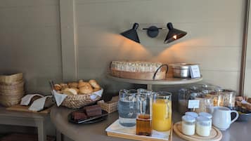 Petit déjeuner continental compris tous les jours