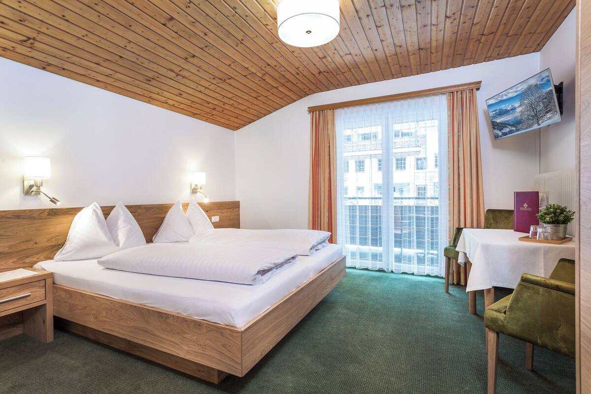 Double Room, Balcony | Free WiFi