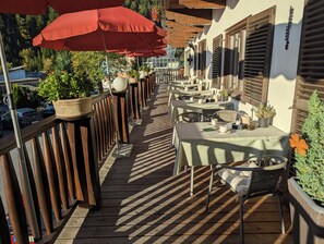 Sun deck