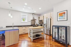 Fridge, microwave, oven, stovetop - Modern terrace level condo in U St corridor! (Washington)