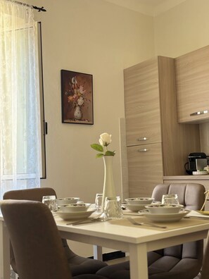 Dining - Three-room apartment just a few steps from the beaches in the center of Imperia (Imperia)