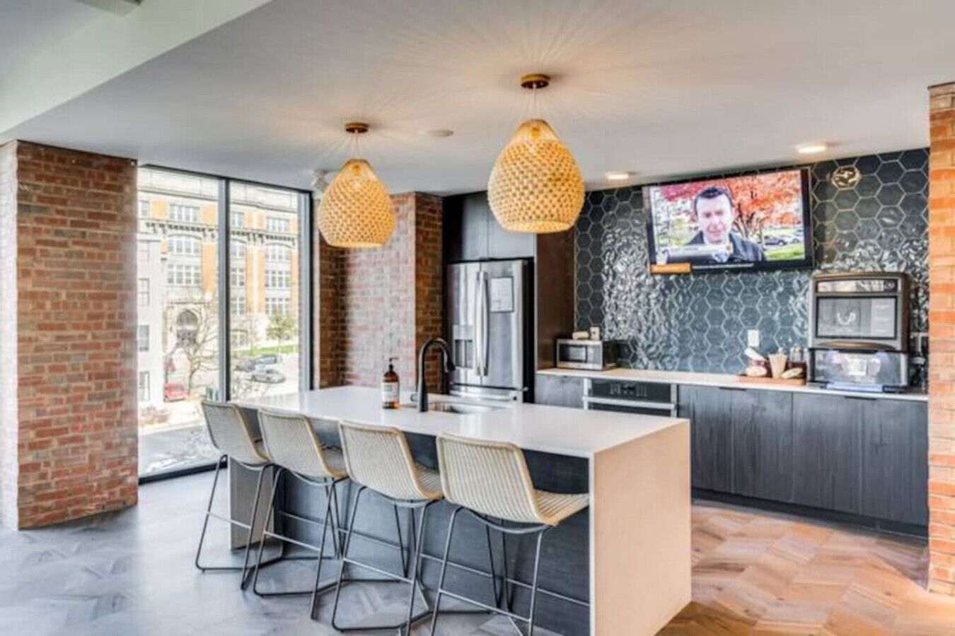 Geladeira, micro-ondas, fogão, cooktop