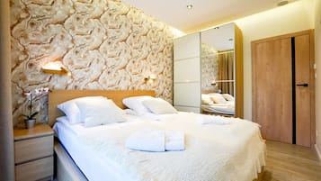 Superior-Apartment, 2 Schlafzimmer | Bügeleisen/Bügelbrett, kostenloses WLAN