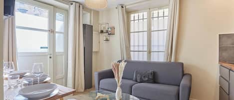 Apartment | Living area