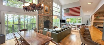 The Longhorn - Inspired 5br 3ba Home with Hot Tub