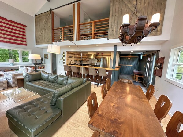 Smart TV, fireplace, offices