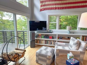 Smart TV, fireplace, offices