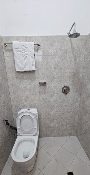 Handtücher, Seife, Toilettenpapier