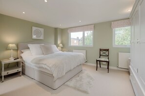 3 bedrooms, WiFi, bed sheets