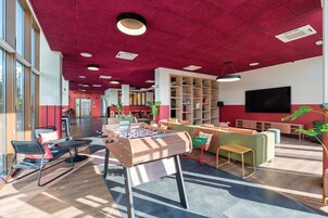 Coin salon dans le hall