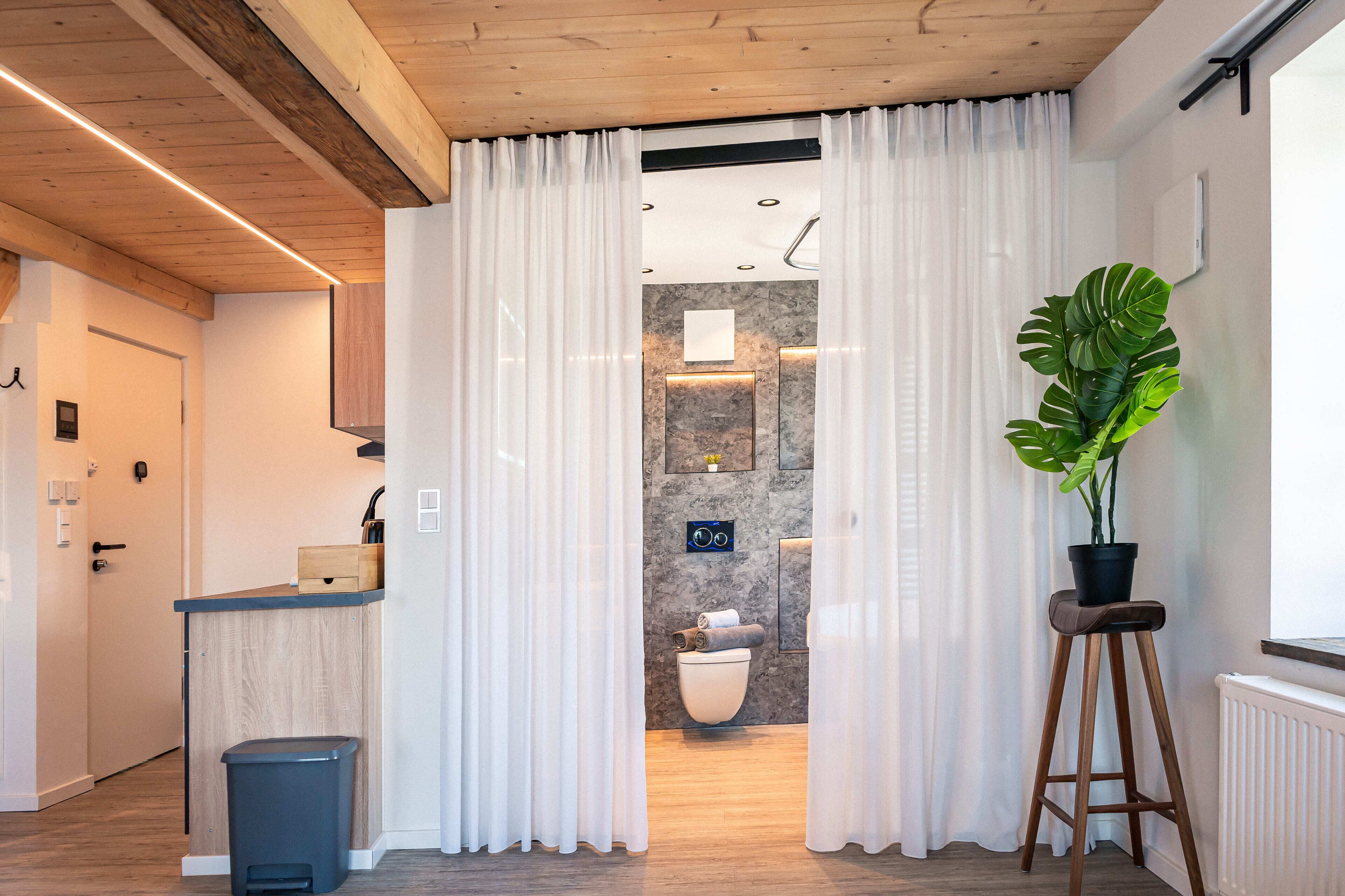 Design Duplex, Kitchen, Courtyard View | Bathroom | Shower, hair dryer, bathrobes, slippers