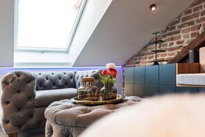 Design Duplex, Kitchen, Courtyard View