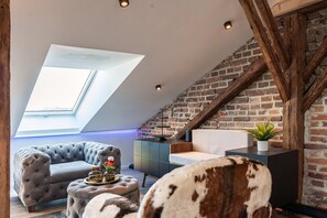 Design Duplex, Kitchen, Courtyard View | Living area